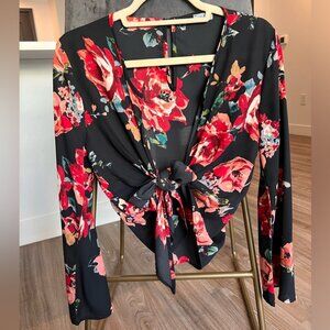 Abbeline Floral Bell Sleeve Top ✨